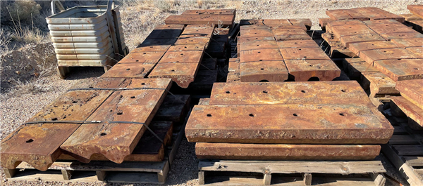Used Rexnord Rubber Liners For 13'6" X 20' (4.1m X 6.1m) Rod Mill)